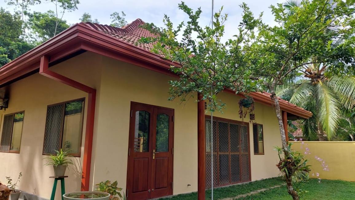 El-Nivasa Villa In 웰리가마 외부 사진